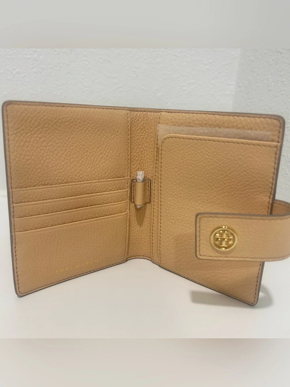 TORY BURCH Beige Pebbled Leather Wallet  (NEW) - Picture 7 of 8